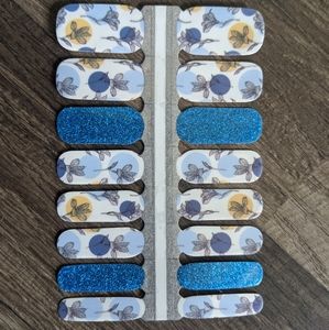 Nail Wraps - Spring Flowers in Blue